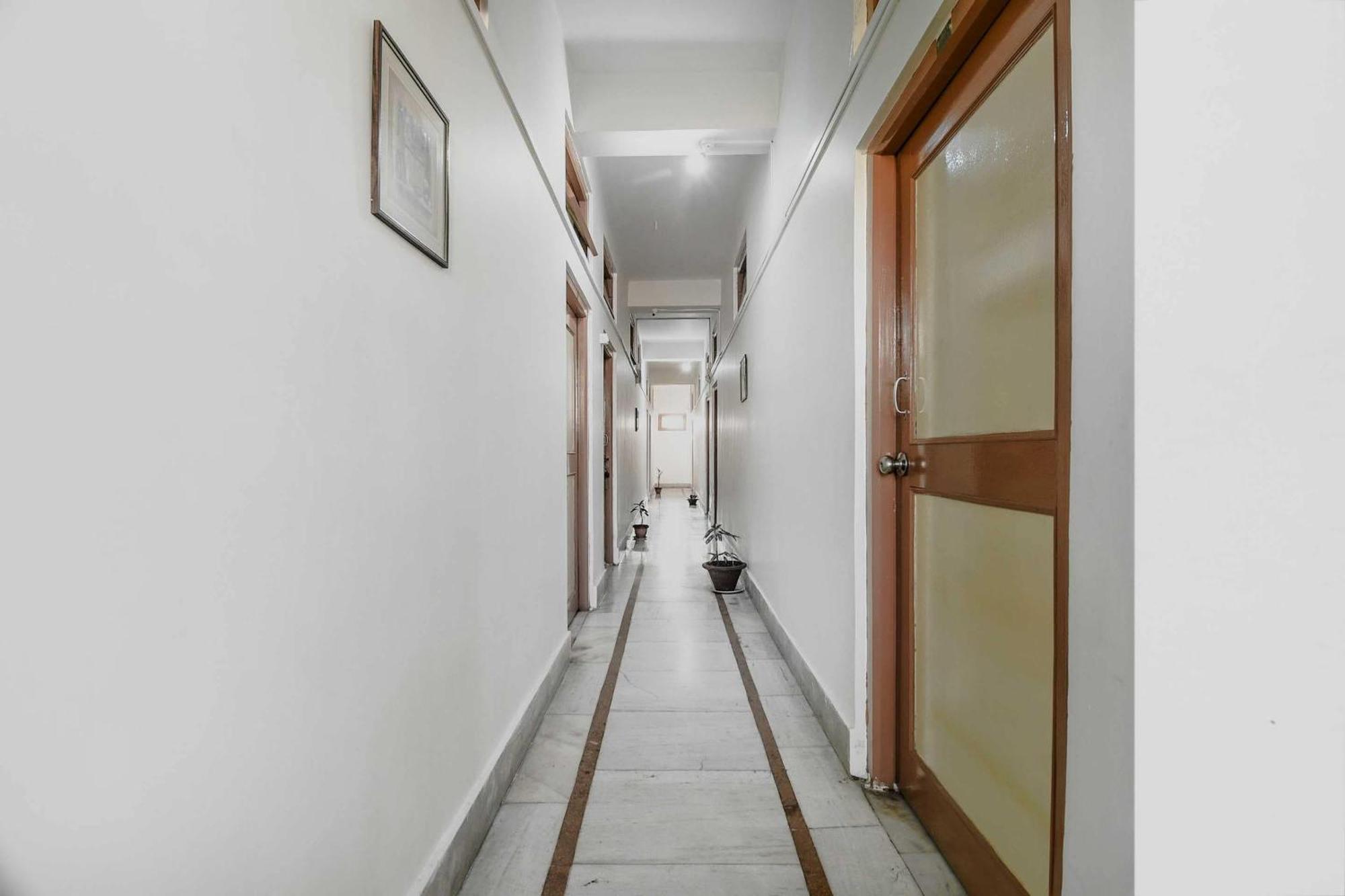 Oyo Flagship 71156 Hotel Jaybee'S ديبروجاره المظهر الخارجي الصورة