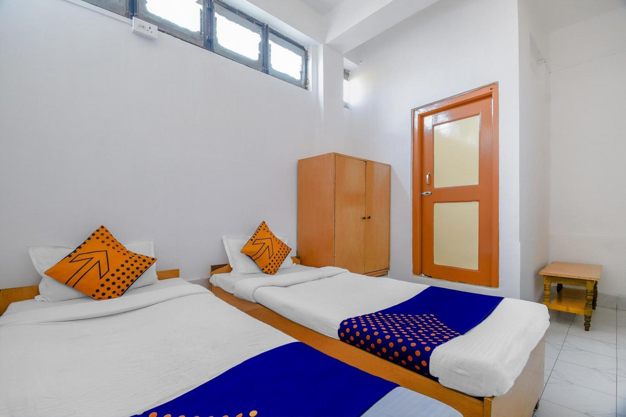 Oyo Flagship 71156 Hotel Jaybee'S ديبروجاره المظهر الخارجي الصورة
