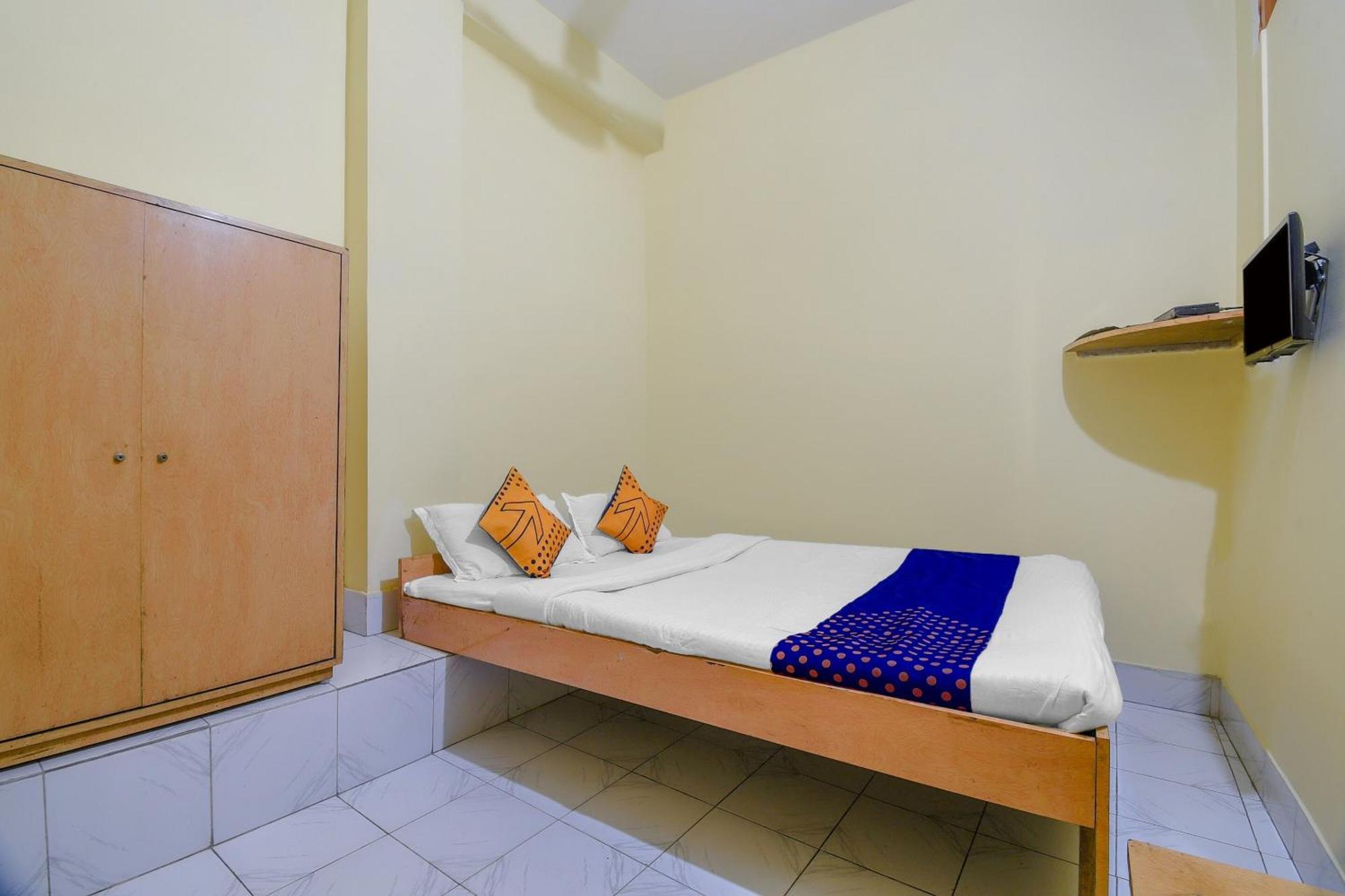 Oyo Flagship 71156 Hotel Jaybee'S ديبروجاره المظهر الخارجي الصورة