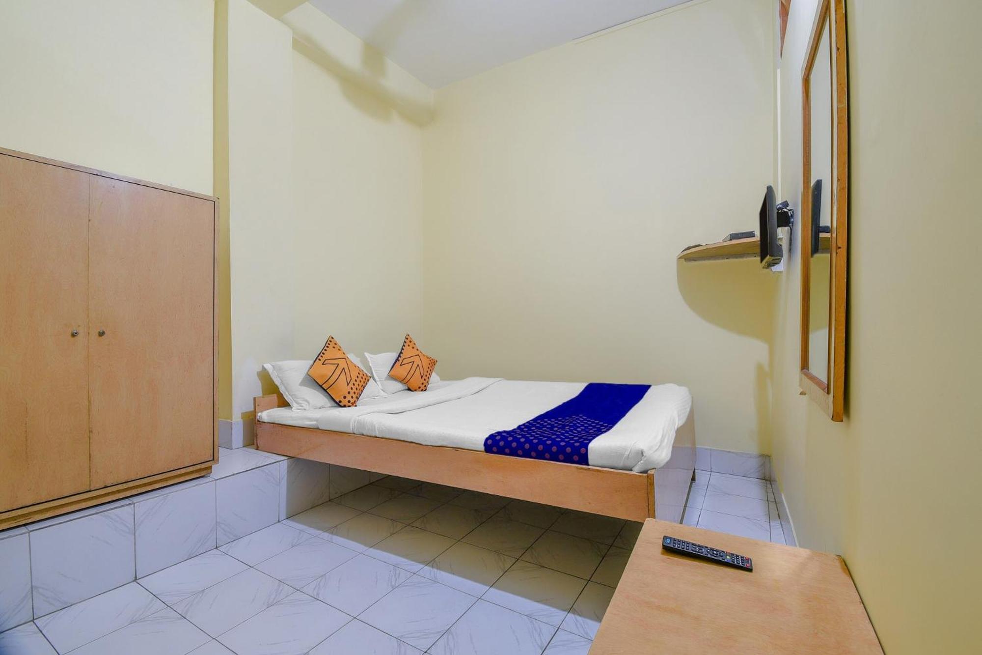 Oyo Flagship 71156 Hotel Jaybee'S ديبروجاره المظهر الخارجي الصورة