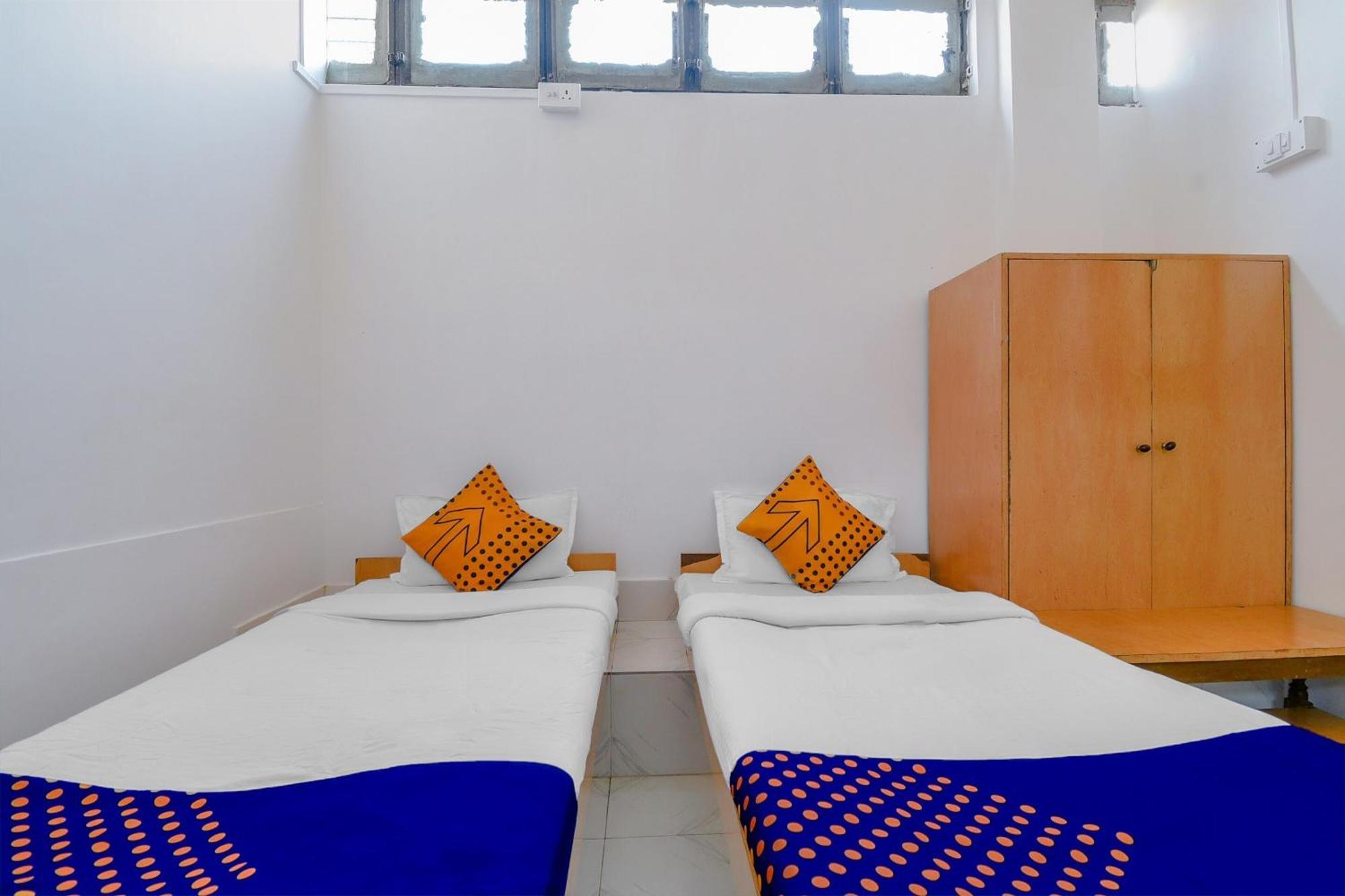 Oyo Flagship 71156 Hotel Jaybee'S ديبروجاره المظهر الخارجي الصورة